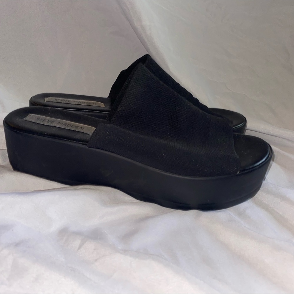 Steve Madden black slinky platform sandals